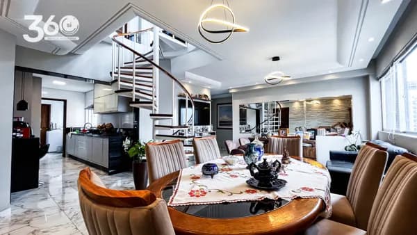 Apartamento Cobertura Duplex à Venda no Centro de Curitiba com Piscina e Vista Panorâmica