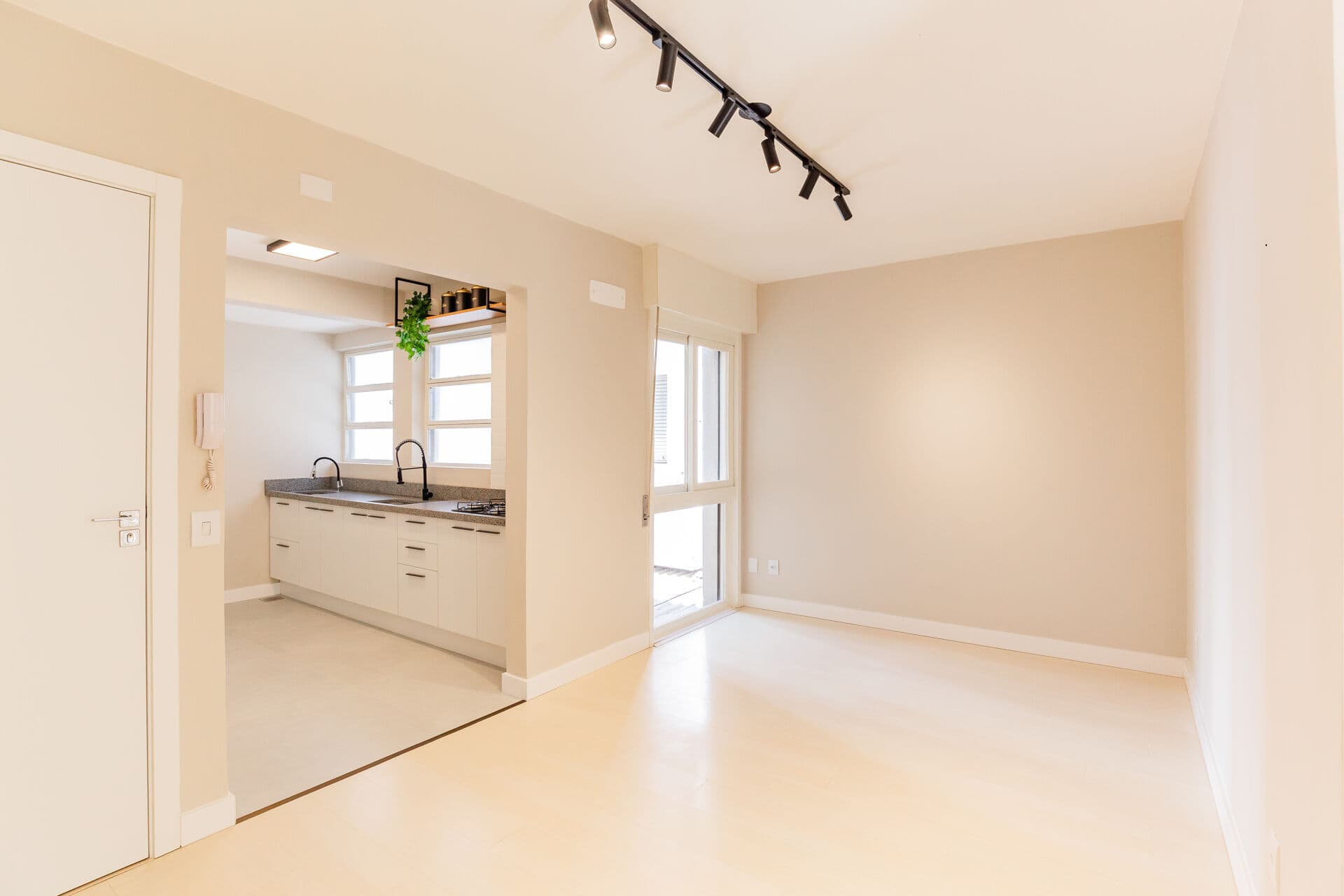 Apartamento Reformado Semi Mobiliado, com vaga no Bom Fim, Floresta, Rio Branco em Porto Alegre