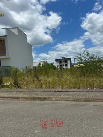 Terreno com 15 metros de frente