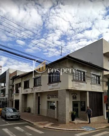 Sobrado em Rolândia - Centro