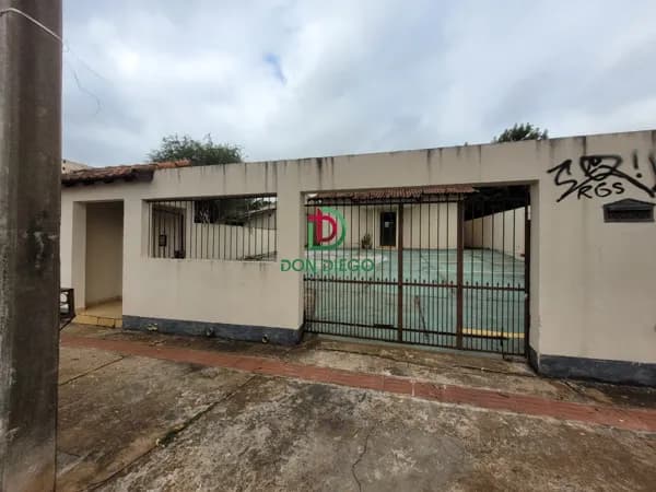 Casa comercial em Alvenaria, à venda no centro de Londrina - PR