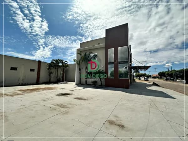 Prédio/Edifício Inteiro em Campo Verde - Centro