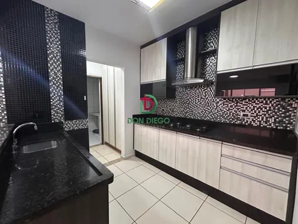 Sobrado em Londrina - Jardim Jóquei Club