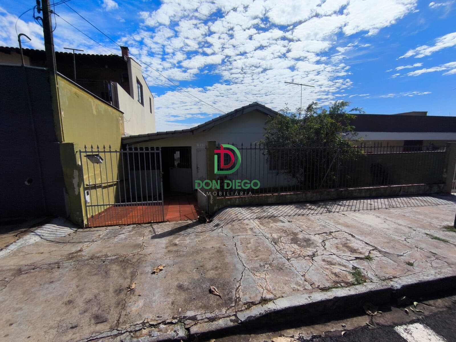 Casa em Pacaembú, Londrina/PR