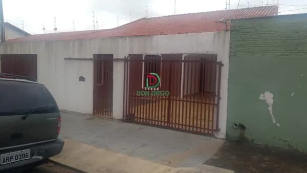 SOBRADO PRÓXIMO A JK