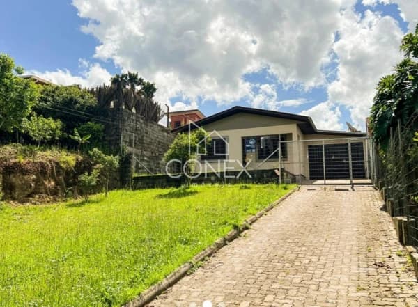 Casa ótima localização no Bairro São Luiz