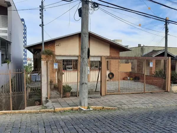 Casa à venda no bairro Madureira em Caxias do Sul/RS