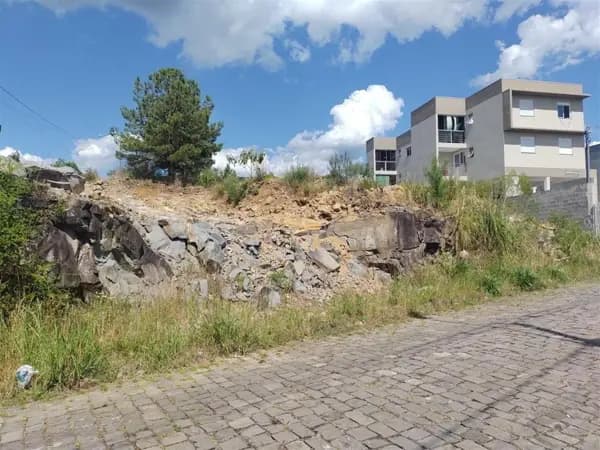 Terreno à venda no bairro Nossa Senhora das Graças em Caxias do Sul/RS