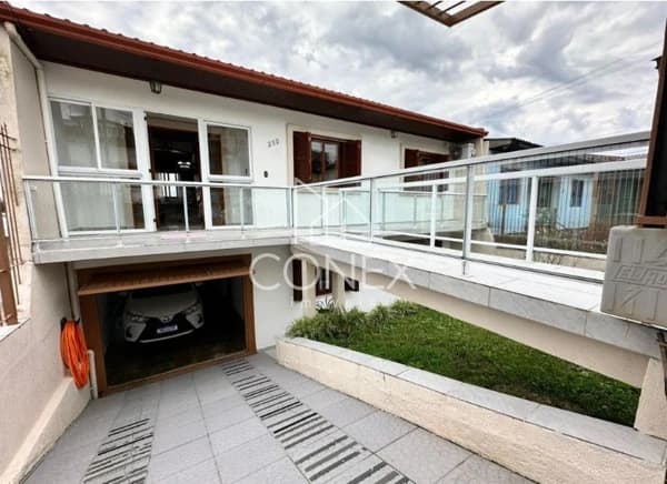 Casa à venda no bairro 1º De Maio em Farroupilha/RS