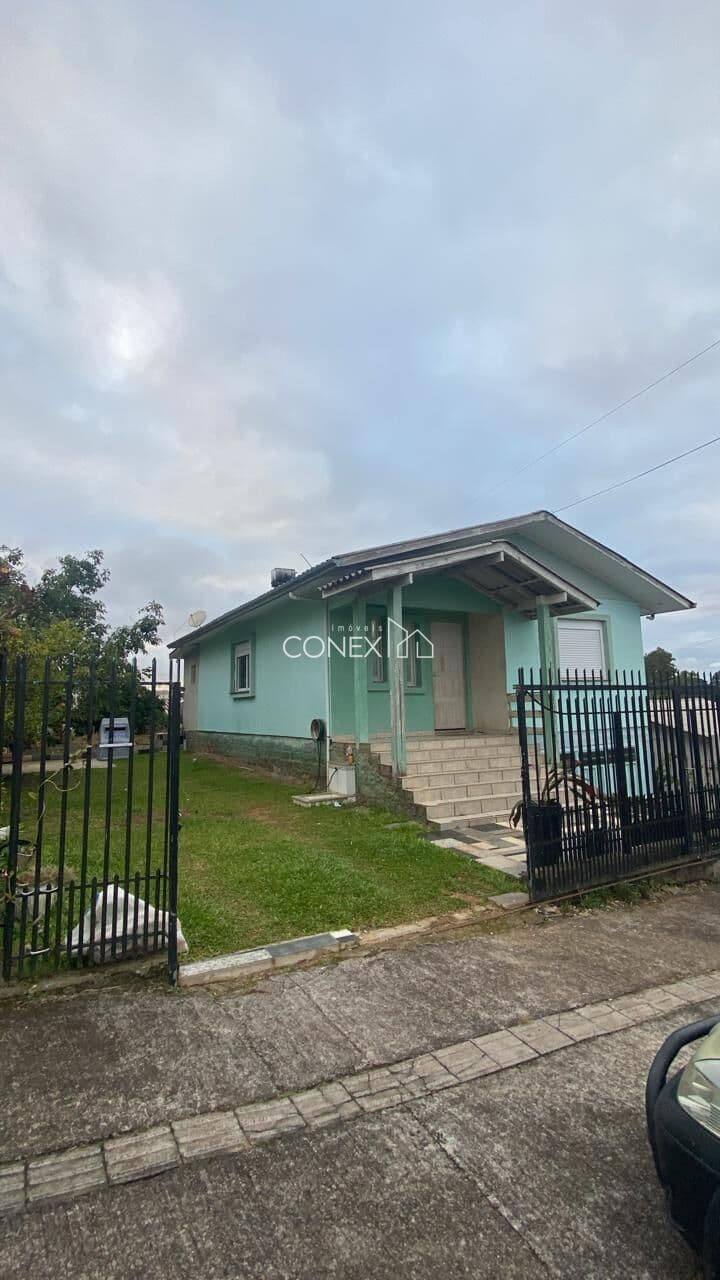 Casa com Patio amplo no Bairro Monte Verde