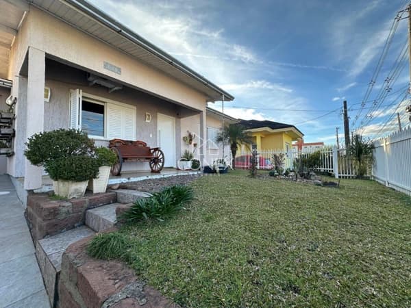 Casa à venda no bairro Belvedere em Farroupilha/RS