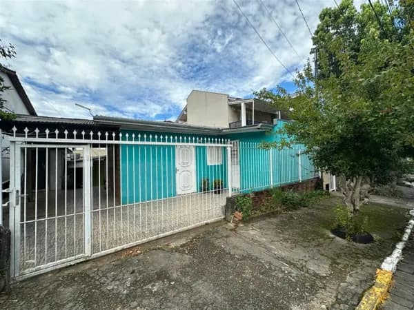 Casa à venda no bairro 1º De Maio em Farroupilha/RS