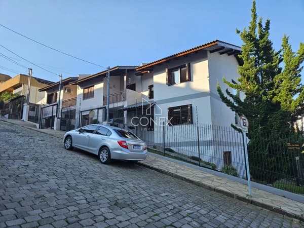 Sobrado à venda no bairro De Lazzer em Caxias do Sul/RS