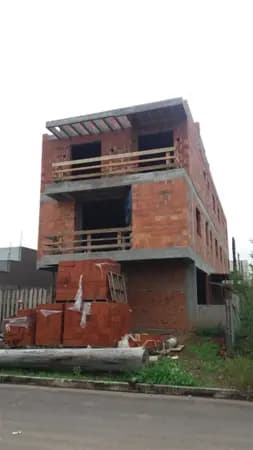 Sobrado à venda no bairro São Virgílio em Caxias do Sul/RS