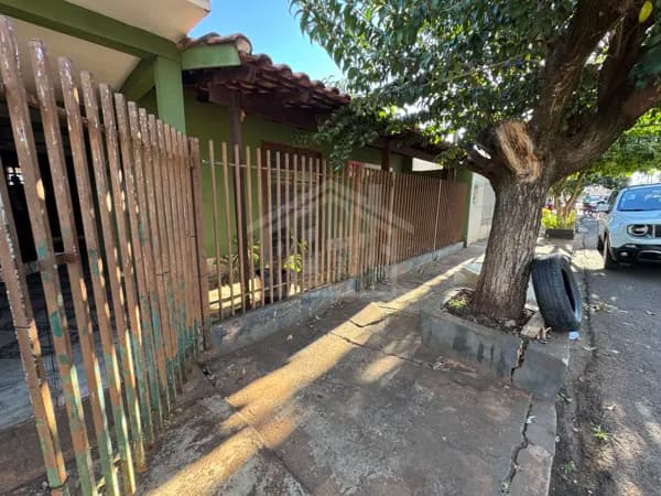 🏠 Vende-se Casa – Vila Maria