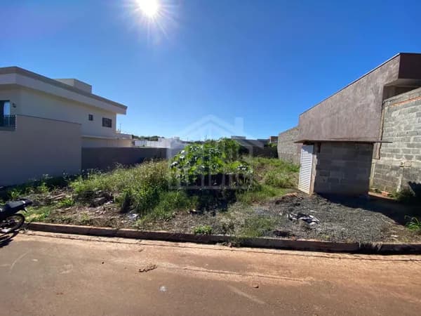 🏡 Oportunidade de Terreno no Eurípedes Rodrigues!