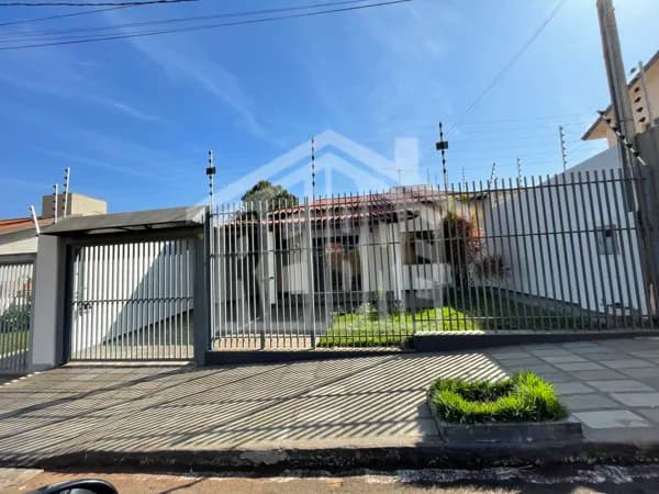 Casa Alvenaria para Aluguel em Centro Bandeirantes-PR