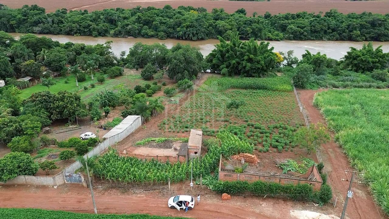 🌿 Vende-se Chácara às Margens do Rio das Cinzas 🌿