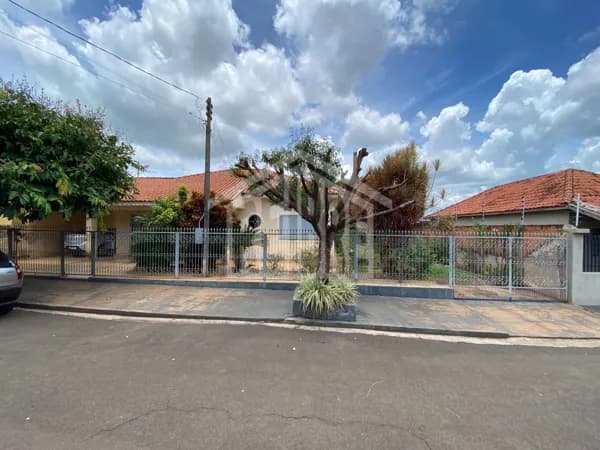 Casa em Bandeirantes - Vila Maria