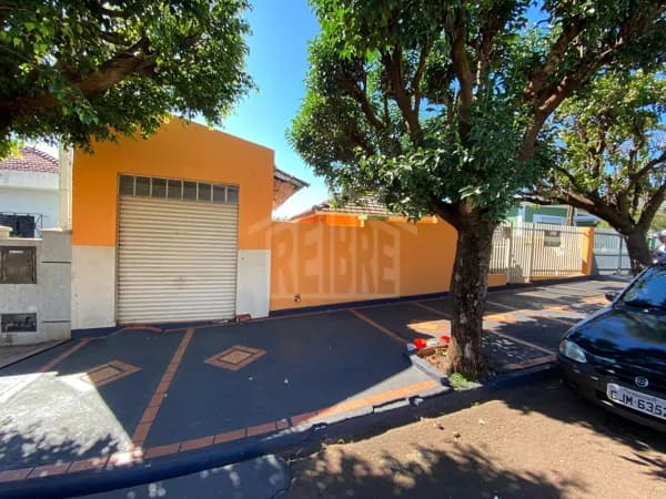 🏠 Oportunidade na Edelina Menghel – Próximo ao Centro!