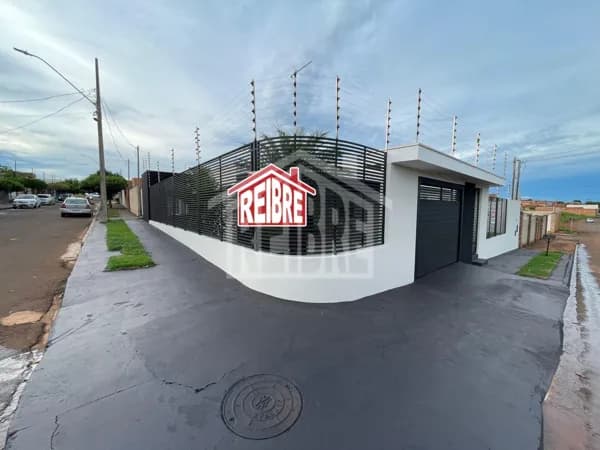 🏡 Casa de Esquina à Venda – Bairro João Theodoro