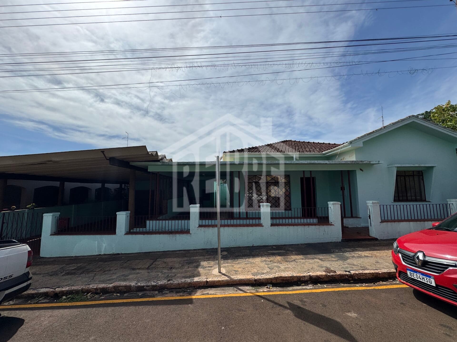 🏡 OPORTUNIDADE IMPERDÍVEL NO CENTRO DE SANTA MARIANA 🏡