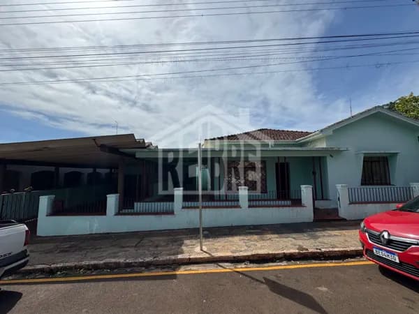 🏡 OPORTUNIDADE IMPERDÍVEL NO CENTRO DE SANTA MARIANA 🏡
