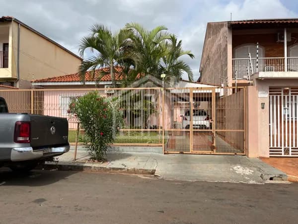 Casa Padrão para Venda em Centro Bandeirantes-PR