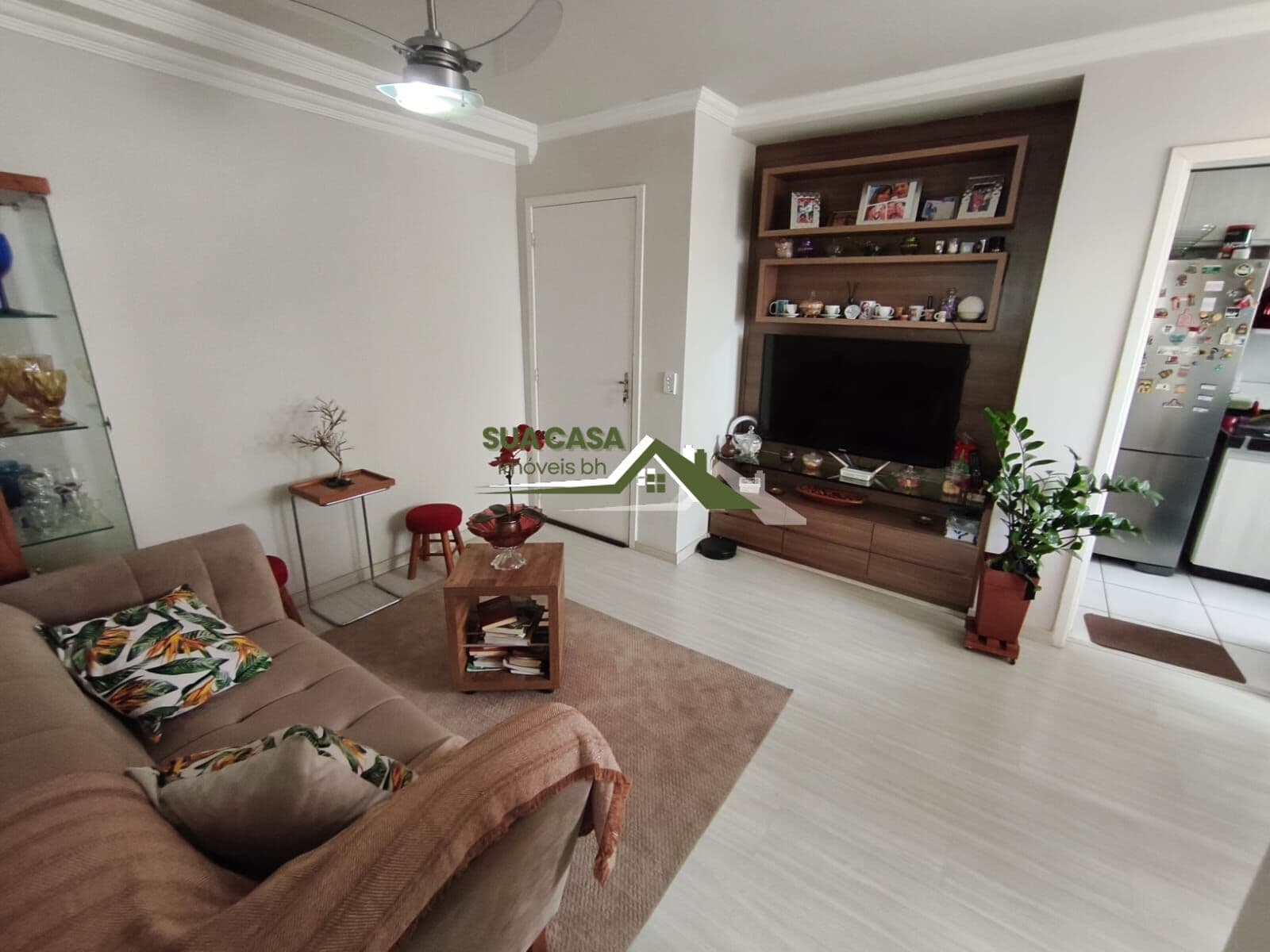 Apartamento - 2 Quartos - Sala Ampla para dois Ambientes