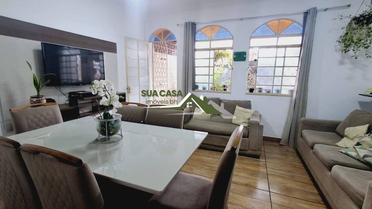 Casa Geminada com Área Privativa