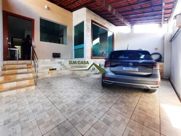 Casa em Belo Horizonte - Santa Amélia