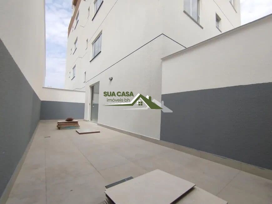 Apartamento com Área Privativa à Venda
