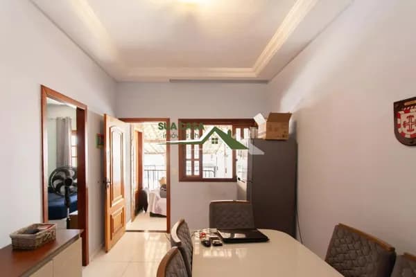 Casa - 180 m² - Entrada Independente - 3 Quartos