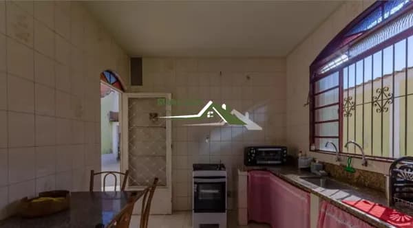Casa à venda com 360m², 5 quartos e 4 vagas