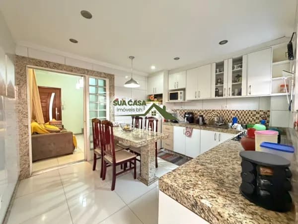 Casa com 2 Quartos e 2 banheiros à Venda, 57 m²