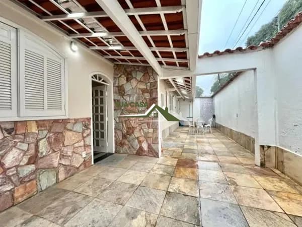 Casa em Belo Horizonte - Santa Amélia