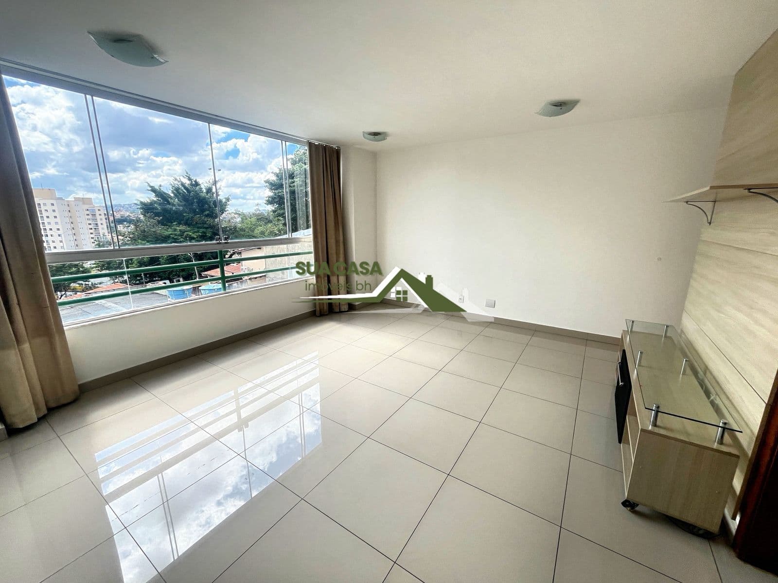 Apartamento - 2 Quartos - 1 Suíte - 2 Vagas Cobertas