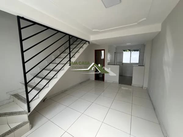 Casa - 2 Quartos - 1 Vaga Coberta
