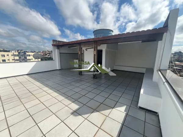 Apartamento Cobertura - 2 Quartos e 2 Banheiros
