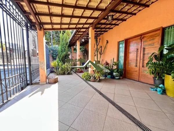 Casa à Venda no Santa Amélia
