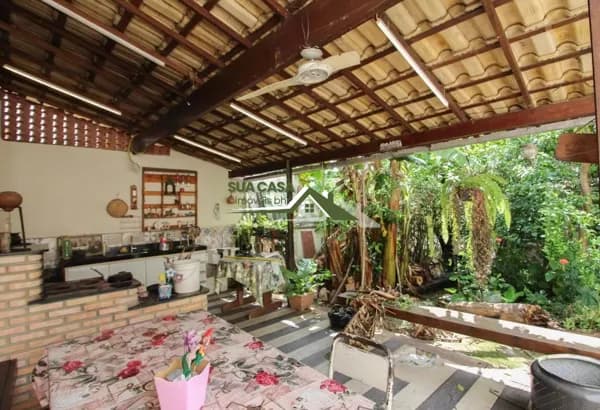 Casa à venda com 202m², 3 quartos e 3 vagas