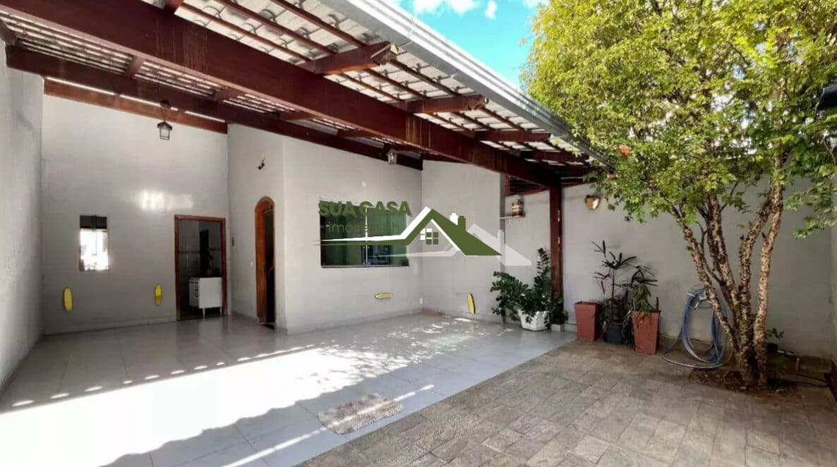 Casa 3 quartos - 3 vagas - Planalto