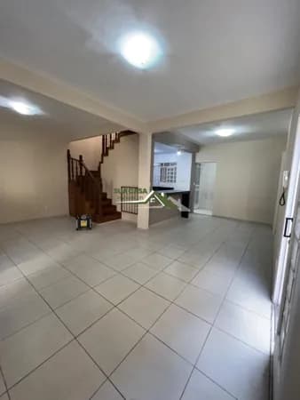 Casa de Condomínio em Belo Horizonte - Santa Amélia