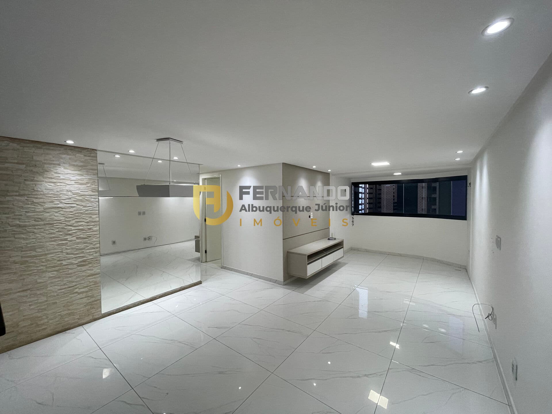 Apartamento 3/4 mais DCE, Nascente, todo em Porcelanato, na Ponta Verde, Maceió/AL