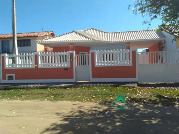 Casa Alto Padrão para Venda em Estação Iguaba Grande-RJ