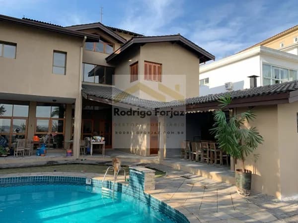 Casa no condomínio Res. 08 - Terreno com 808 m2 e área construída de 756 m2, 04 Suites, 04 vagas