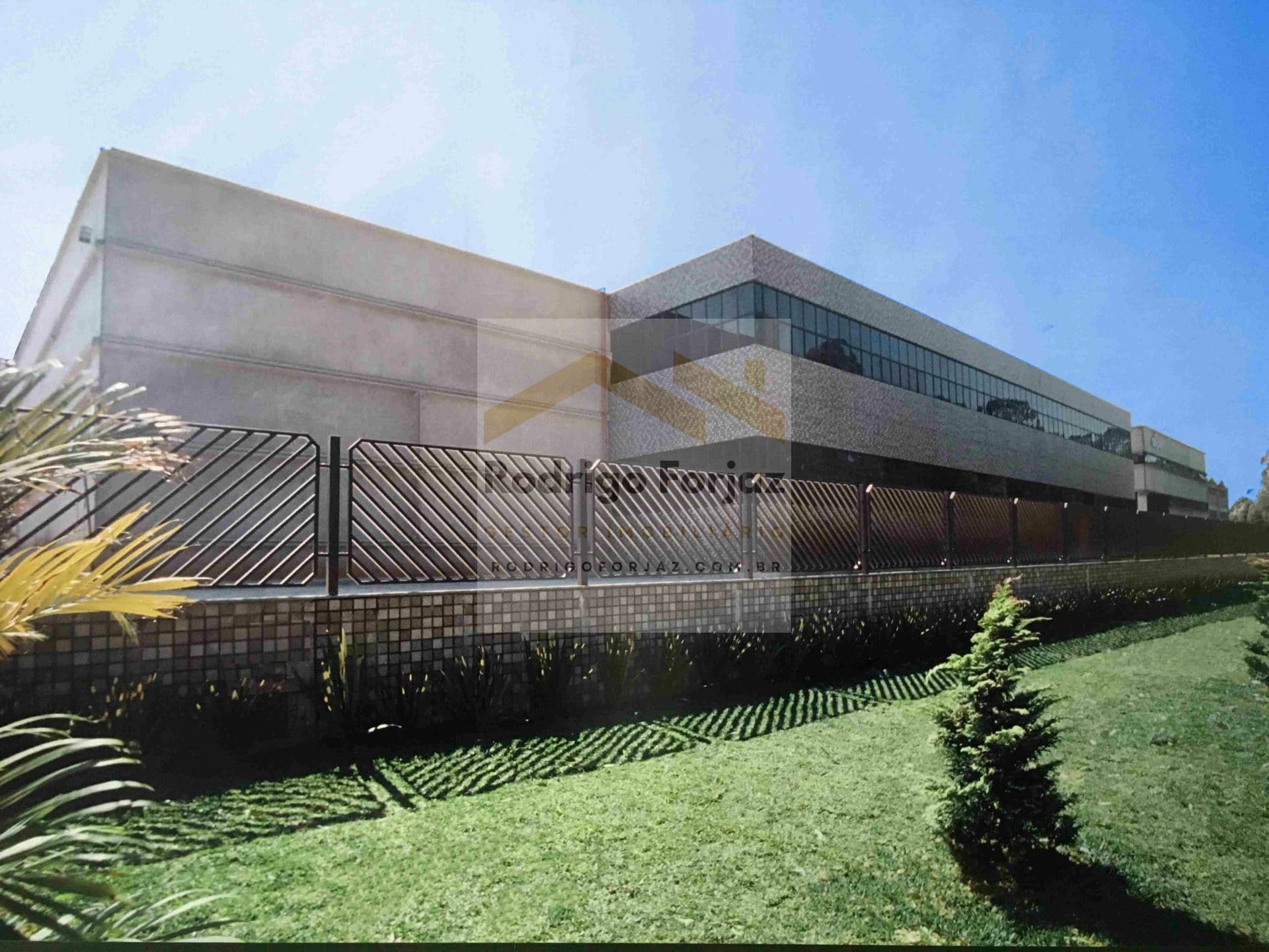 EXCELENTE GALPÃO PARA LOCAÇÃO EM ALPHAVILLE - A/C: 9.026m², AFABRIL: 5.137m², 37 Vagas
