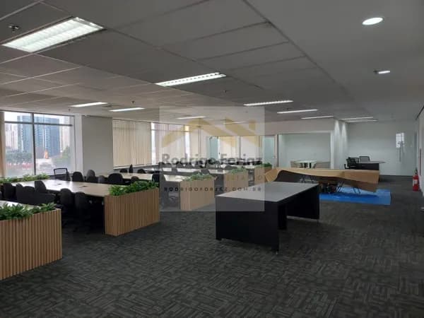 Sala 100% MOBILIADA Centro Administrativo Rio Negro LOCAÇÃO - Alphaville - A/C:339,09m², 09 Vagas