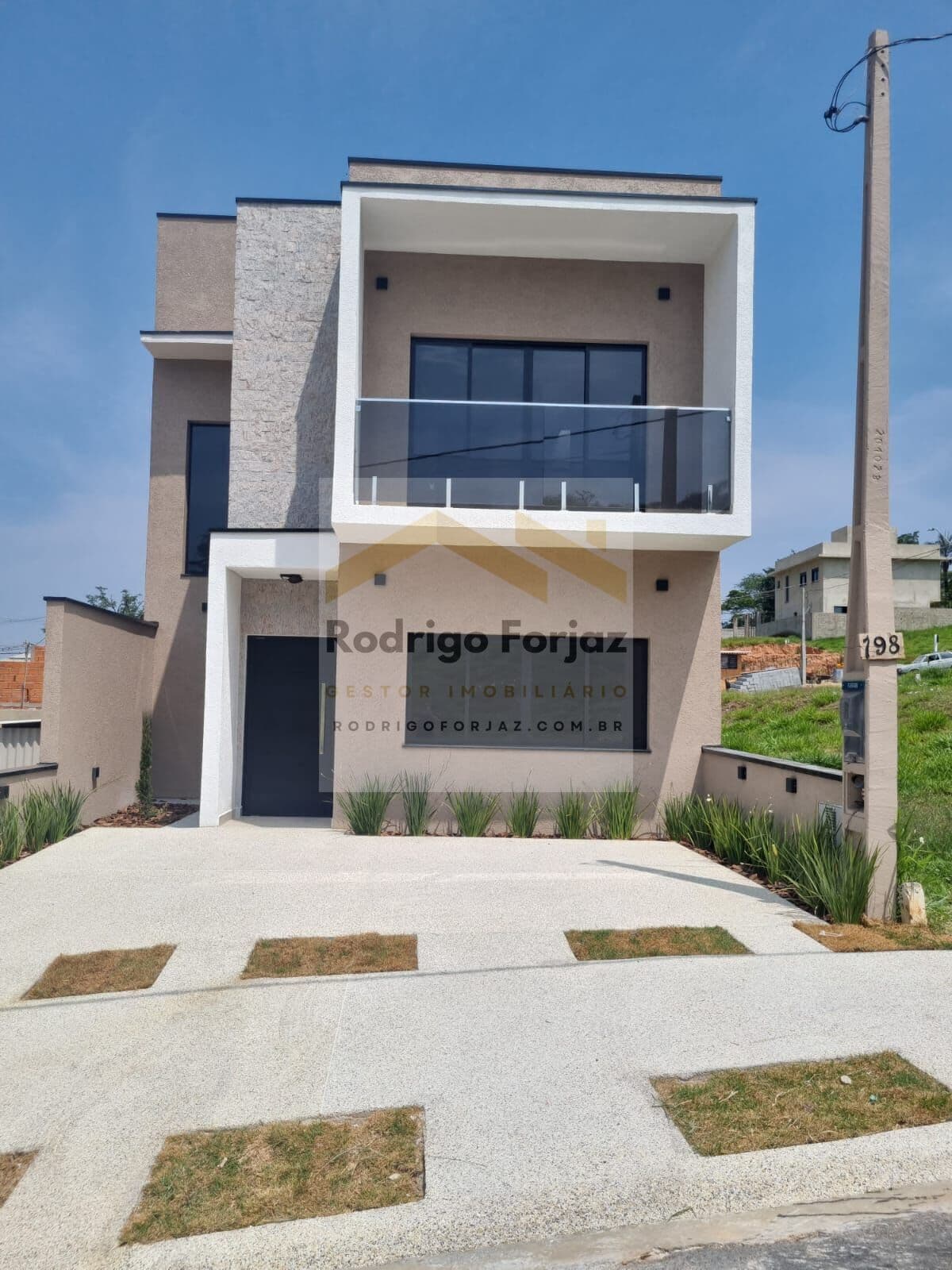 EXCELENTE CASA À VENDA NOVA ENTREGUE EM 2025, A/C:137,47m2, A/T: 140m2, 03 Dorms (01 Suíte), 02 Vagas