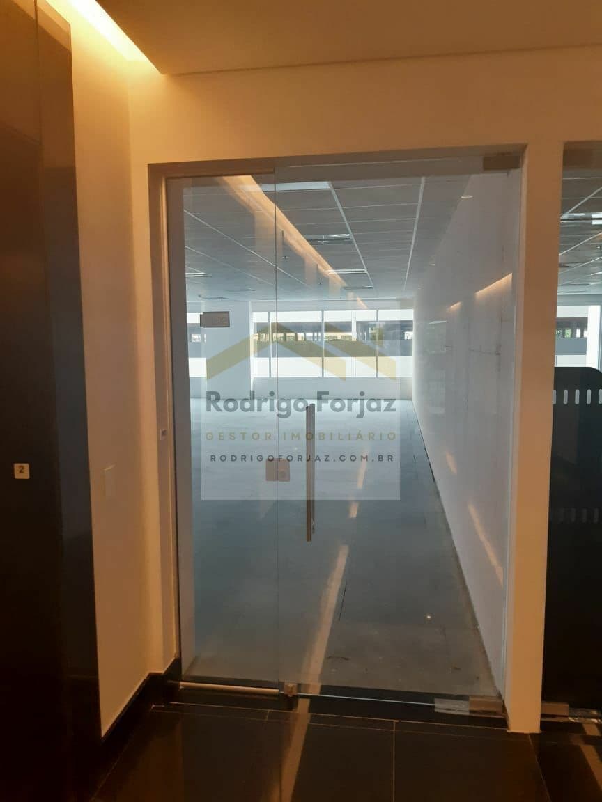 Sala Andar Comercial com conceito OPEN SPACE com 498 m² de área privativa, possui 11 vagas de garagem